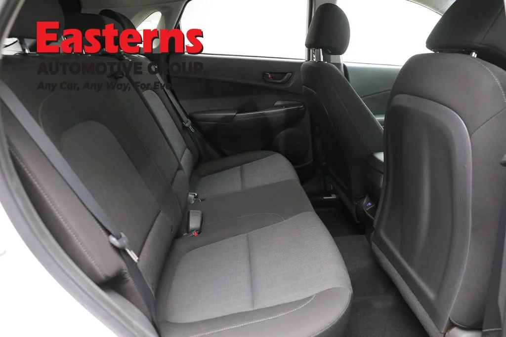 Used 2023 White Hyundai SEL image 22