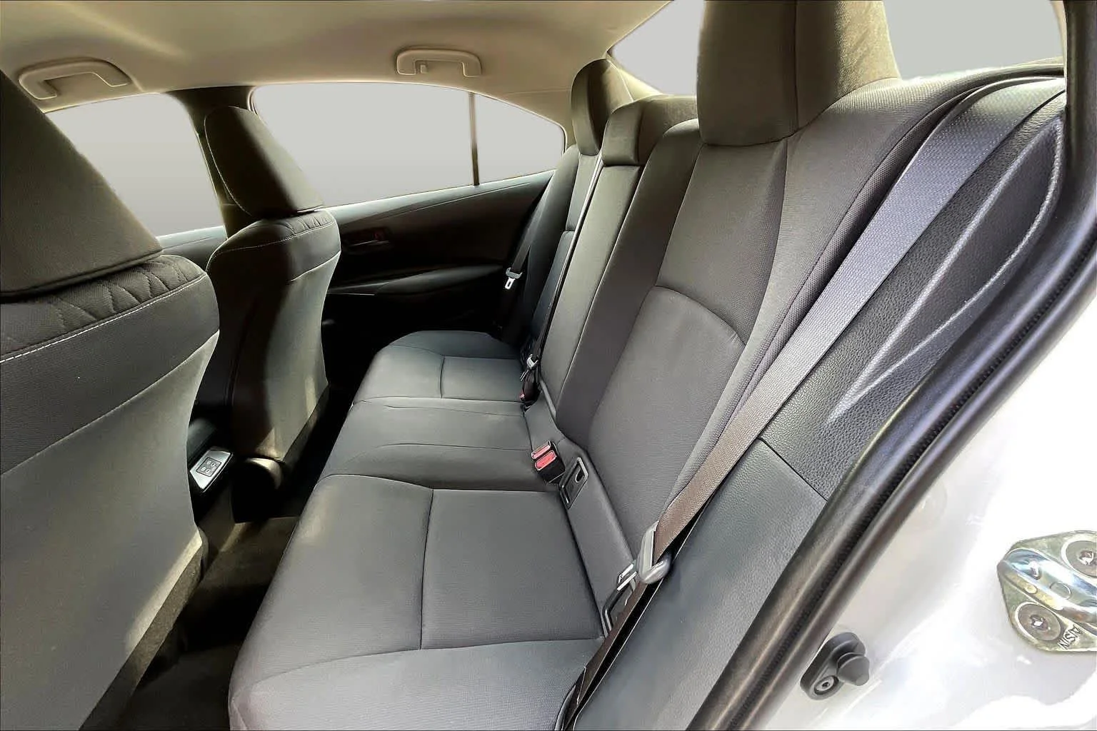 Used 2026 Ice Cap Toyota Hybrid LE image 19