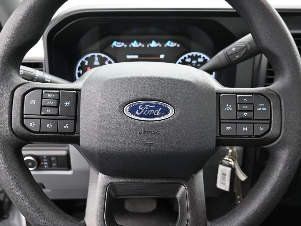2026 Ford F-350 Super Duty Chassis Cab XL - Photo 10