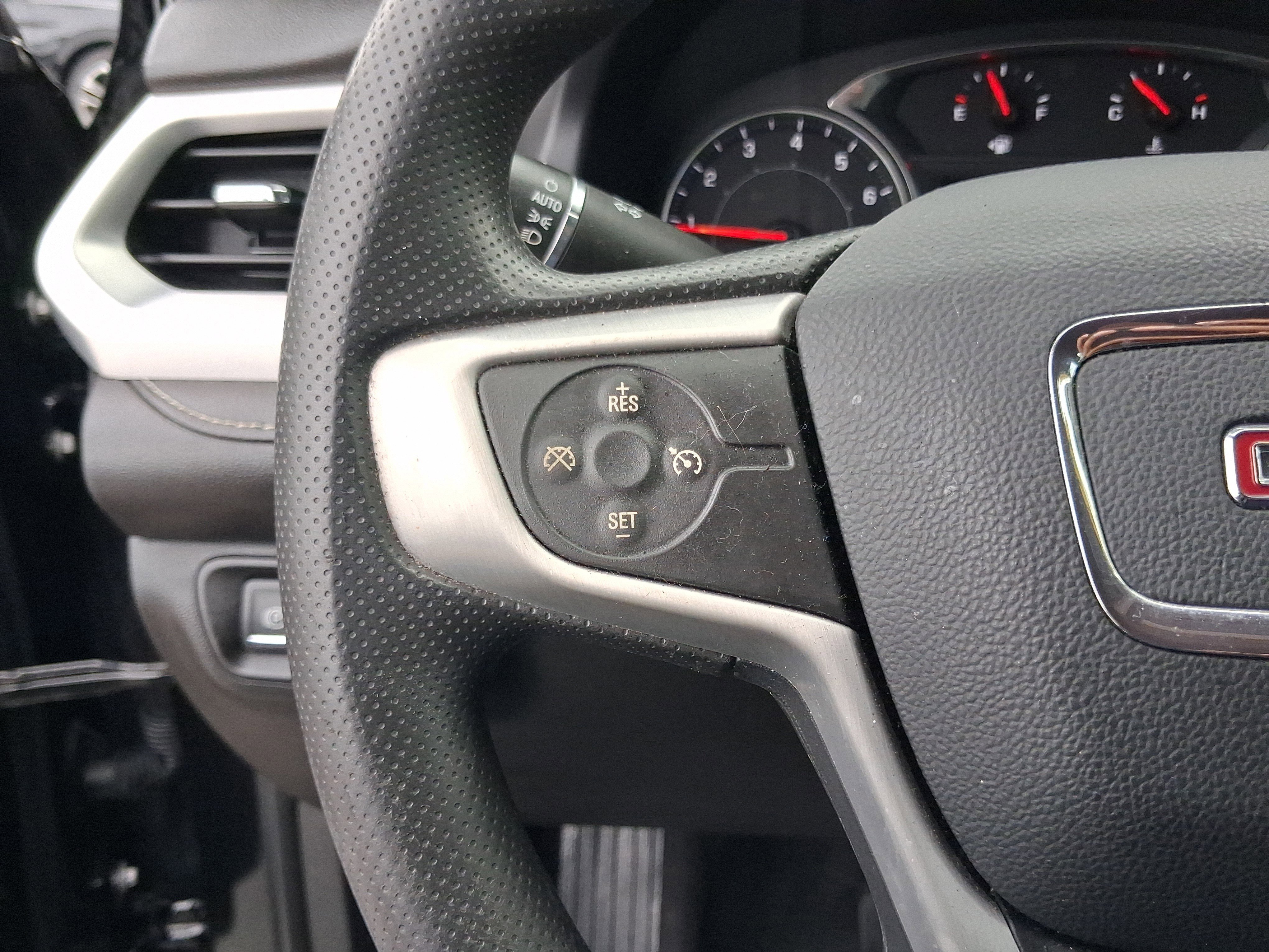 Used 2021 Black GMC SLE image 19