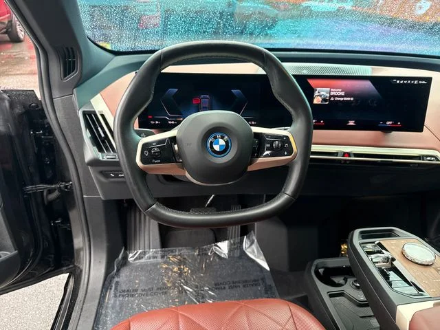 Used 2022 Black BMW xDrive50 image 17