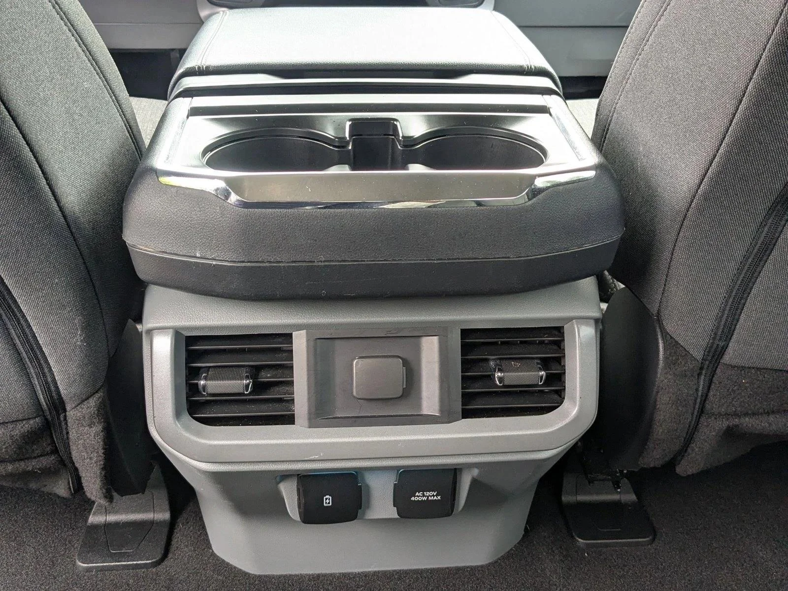 Used 2024 Oxford White Ford XLT image 17