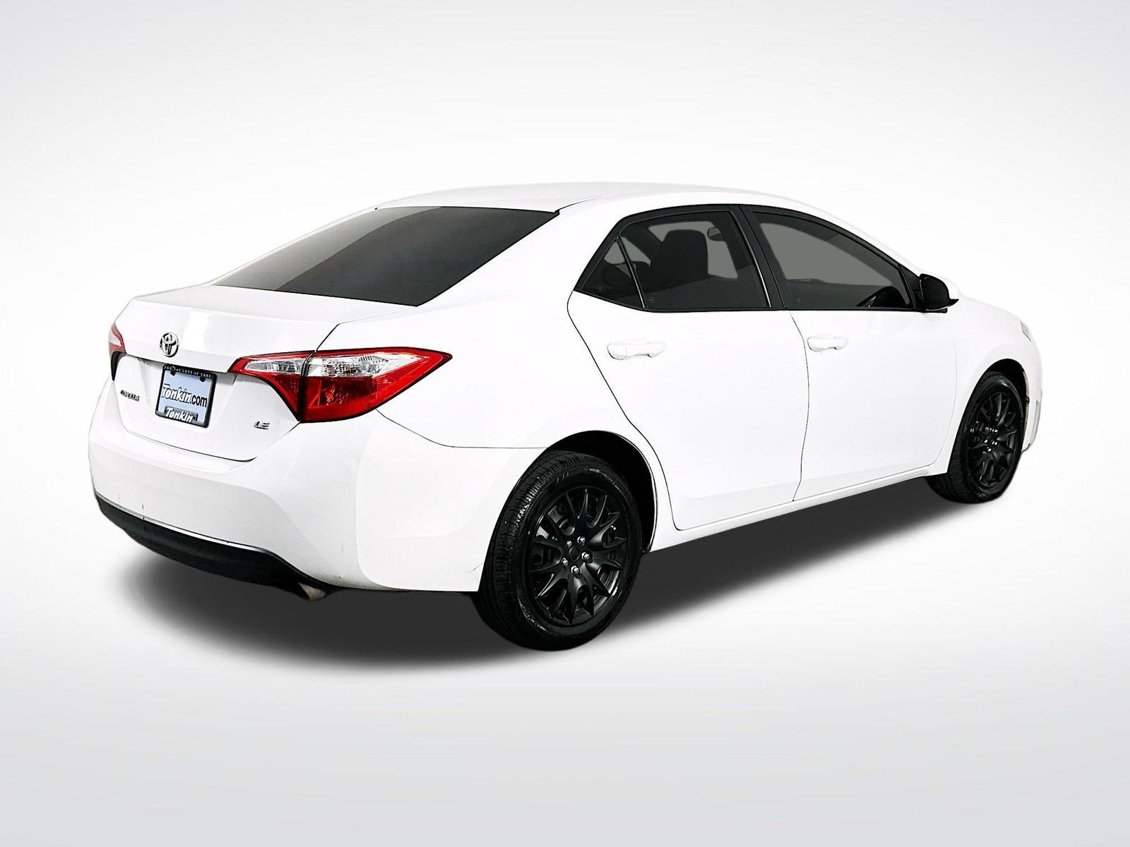 Used 2015 Super White Toyota LE image 8