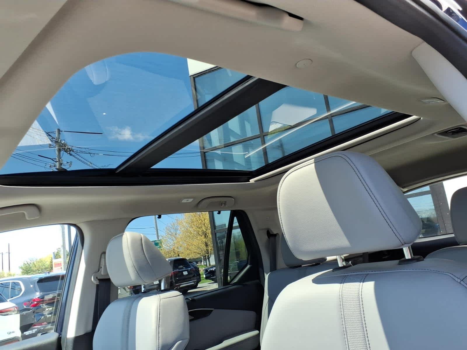 2023 Honda Pilot Touring - Photo 18