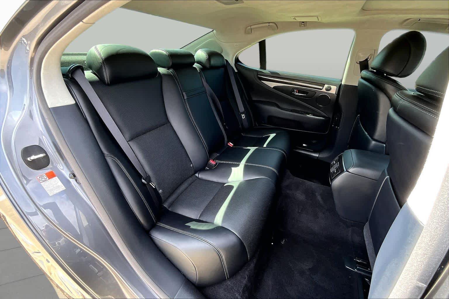 Used 2015 Nebula Gray Pearl Lexus  image 21