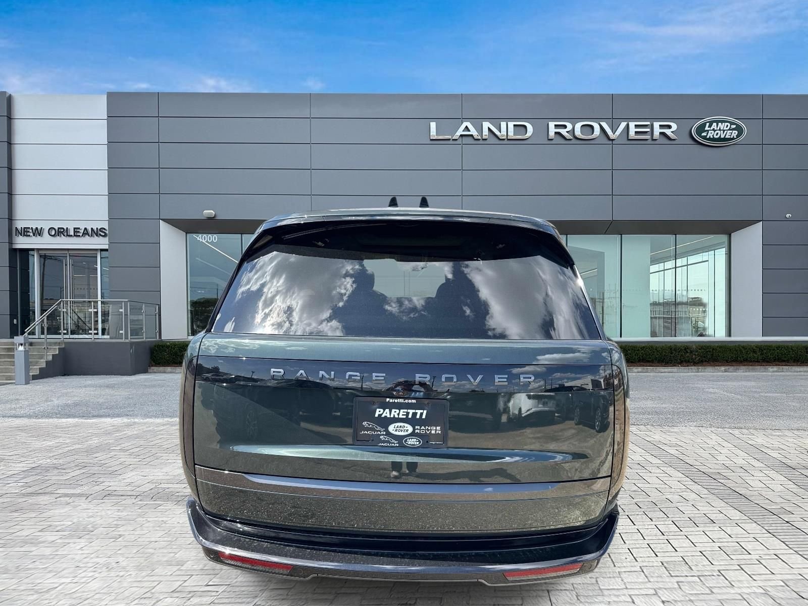 New 2026 Belgravia Green Land Rover Autobiography image 6