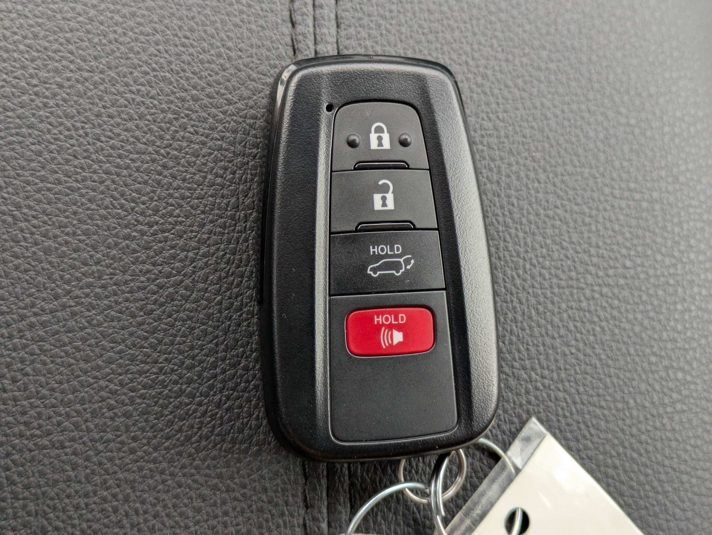Used 2024 Pearl Toyota XLE Premium image 31
