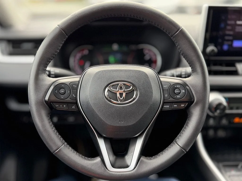 Used 2024 White Toyota XLE image 11