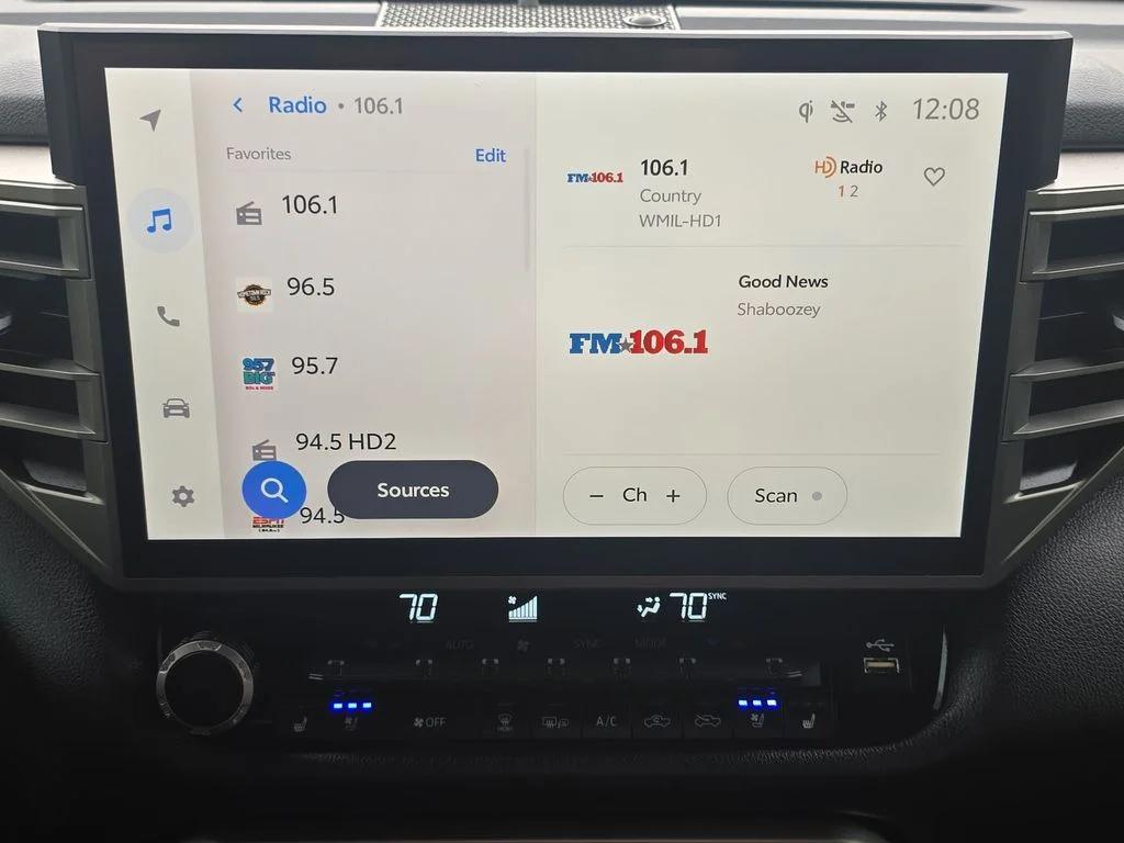 Used 2025  Toyota Limited image 27