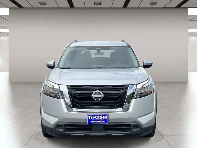 Used 2025 Silver Nissan SV image 9
