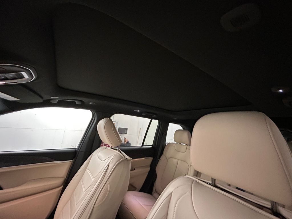 Used 2025 White Jeep Limited image 25