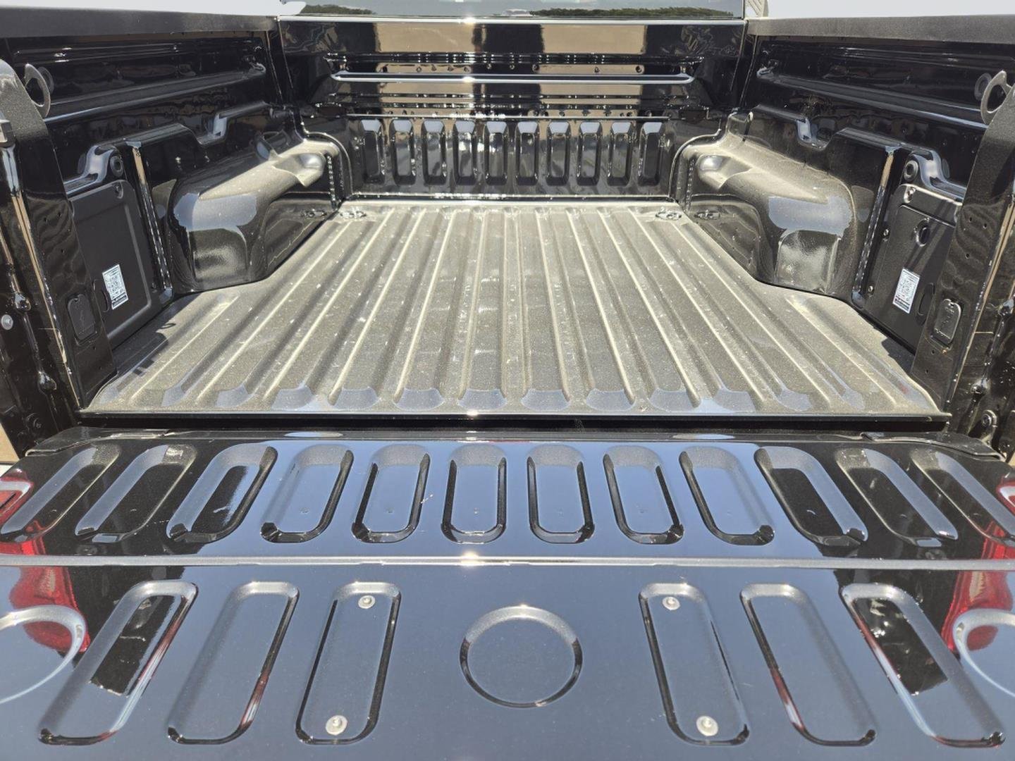 New 2026 Shadow Black Ford XLT image 20