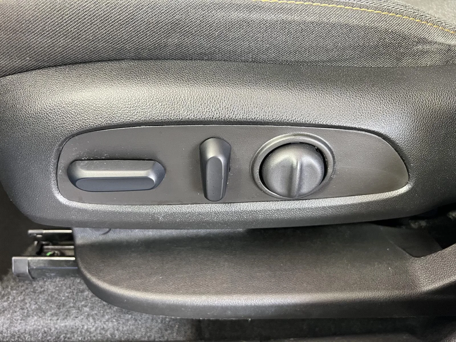 Used 2024 Riptide Blue Metallic Chevrolet LT image 5