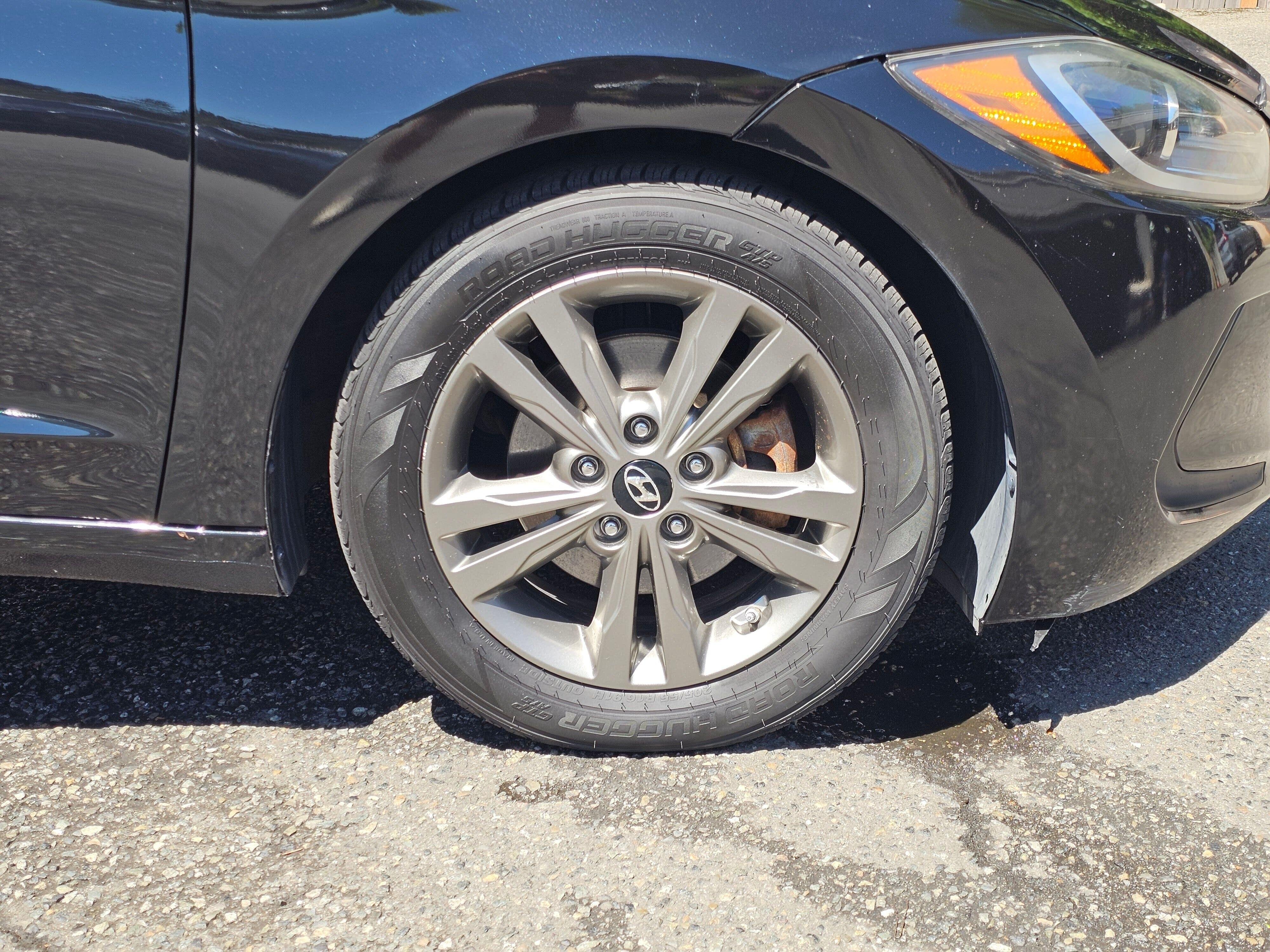 Used 2018 Phantom Black Hyundai SEL image 9