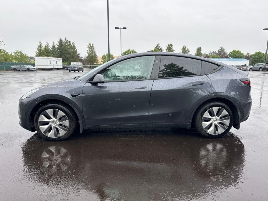 Used 2023 Midnight Silver Metallic Tesla Long Range image 4