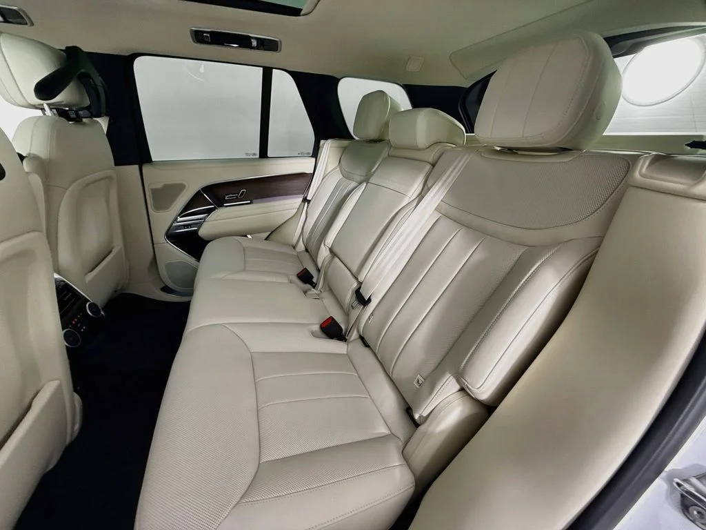 New 2026 Fuji White Land Rover SE image 26