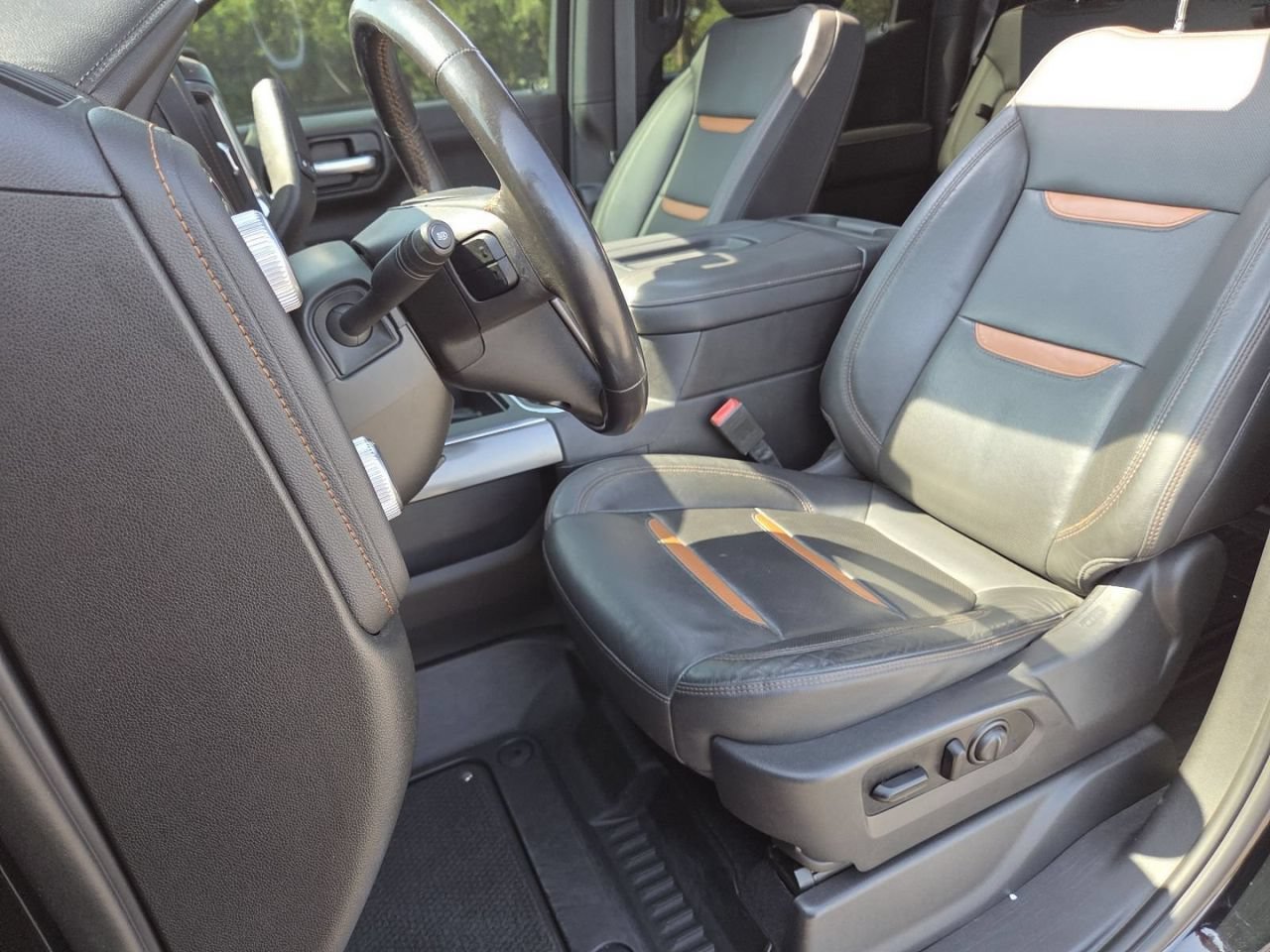Used 2021 ONYX BLACK GMC AT4 image 31
