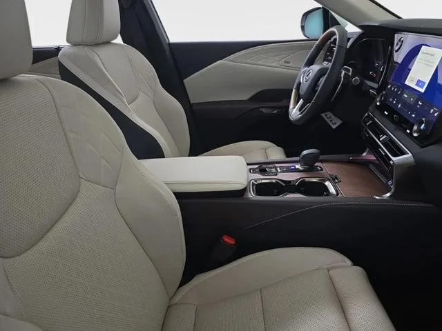 New 2026 Eminent White Pearl Lexus LUXURY image 16