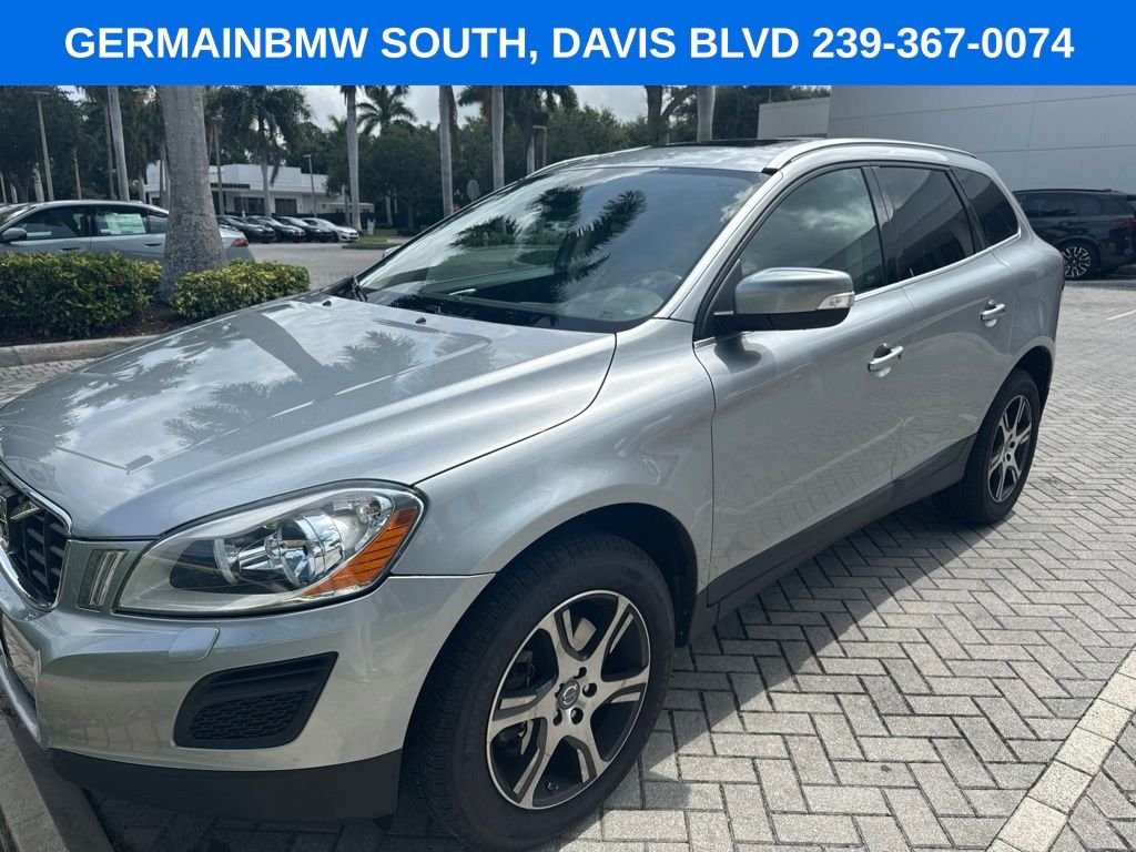 2013 Volvo XC60 T6 AWD Auto's photo