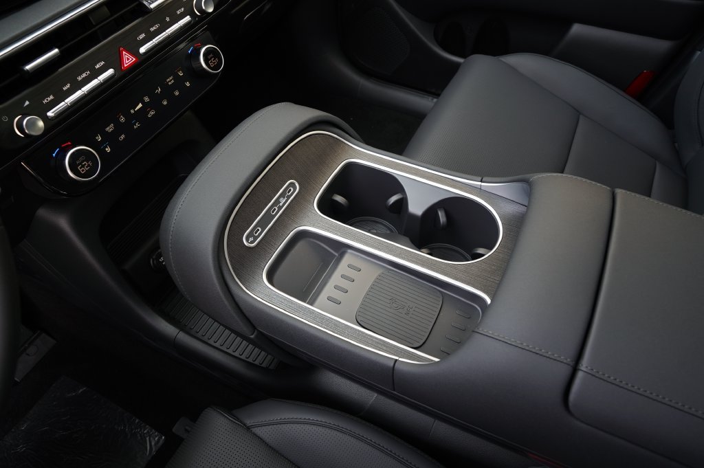 New 2027 Creamy White Pearl Hyundai SEL Premium image 41