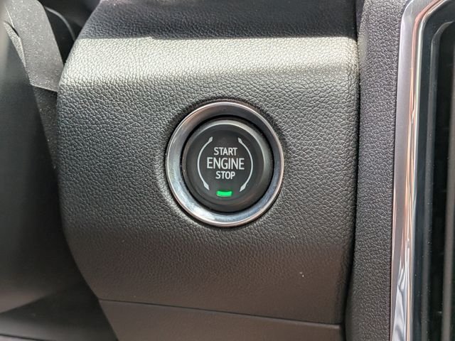 Used 2025 Silver GMC Elevation image 30