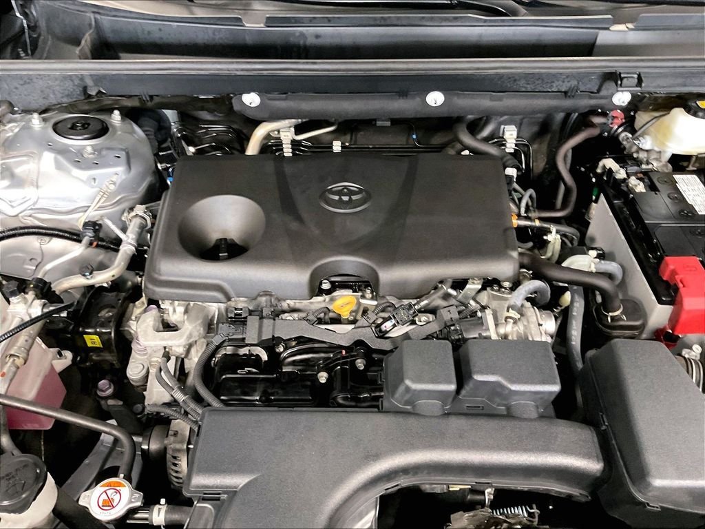 Used 2025 Silver Sky Metallic Toyota LE image 29