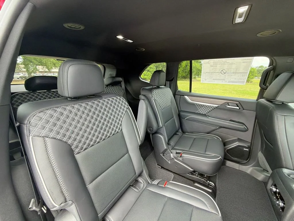 2026 GMC Acadia Denali - Photo 13