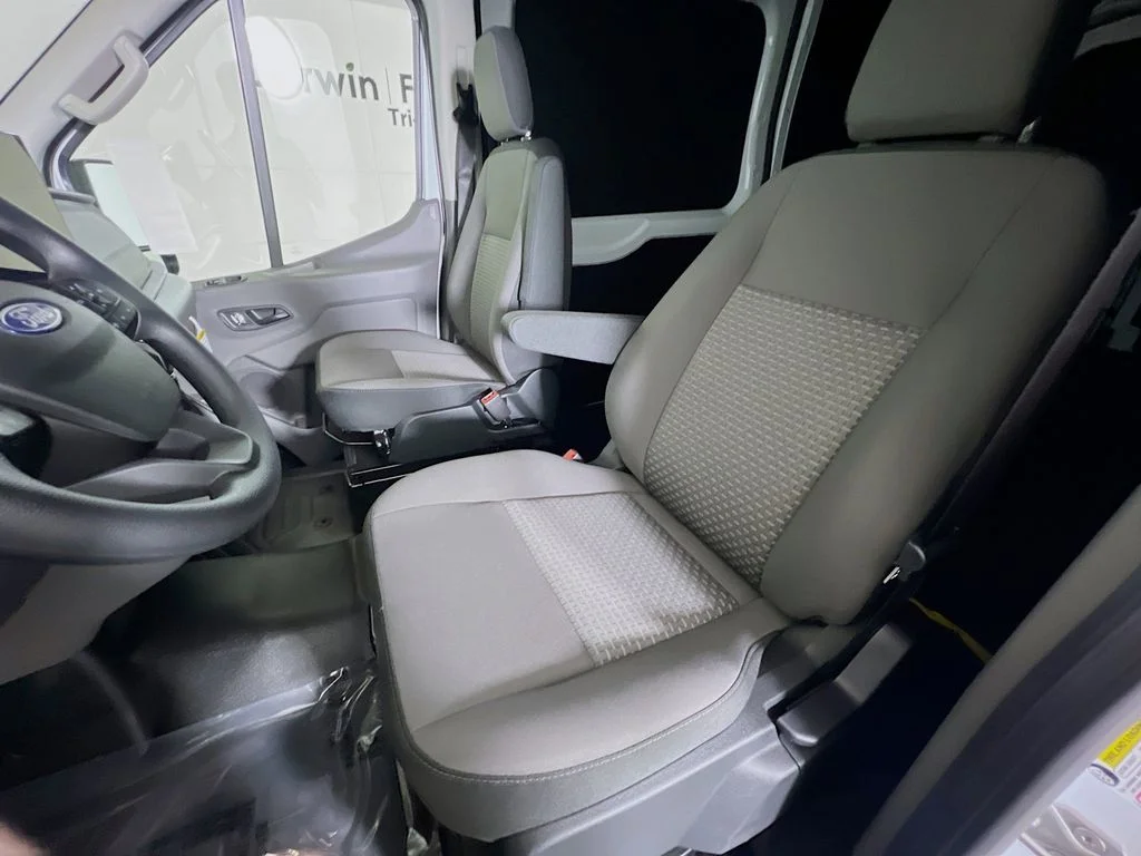 New 2026 Oxford White Ford Base image 23