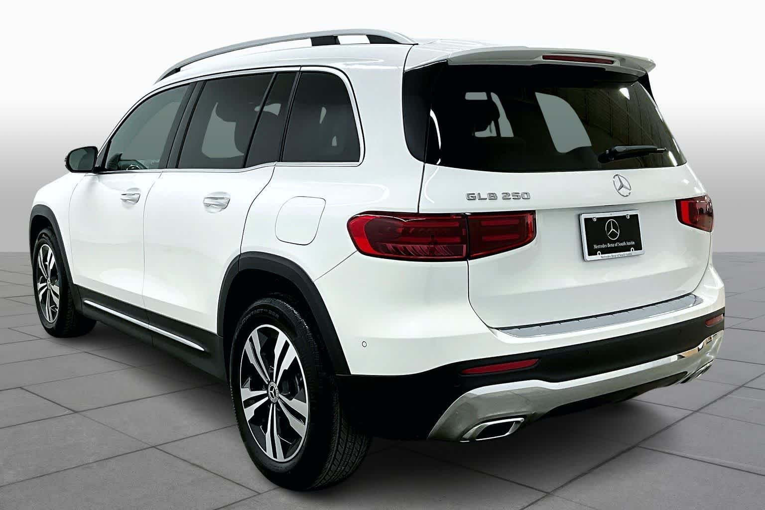 New 2026 Polar White Mercedes-Benz GLB 250 image 12