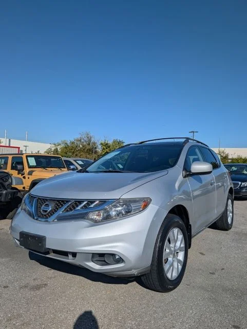 Used 2012 Silver Nissan SV image 3