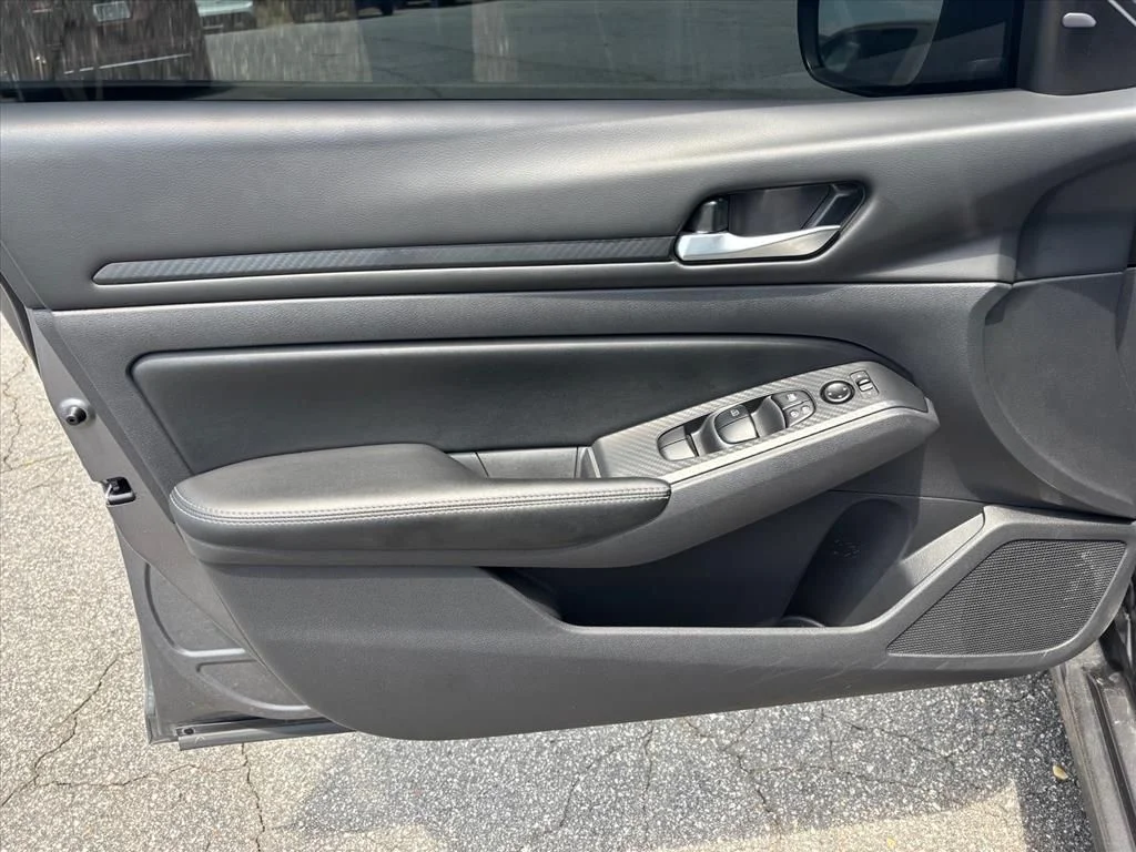 Used 2025 Gray Nissan 2.5 SV image 9