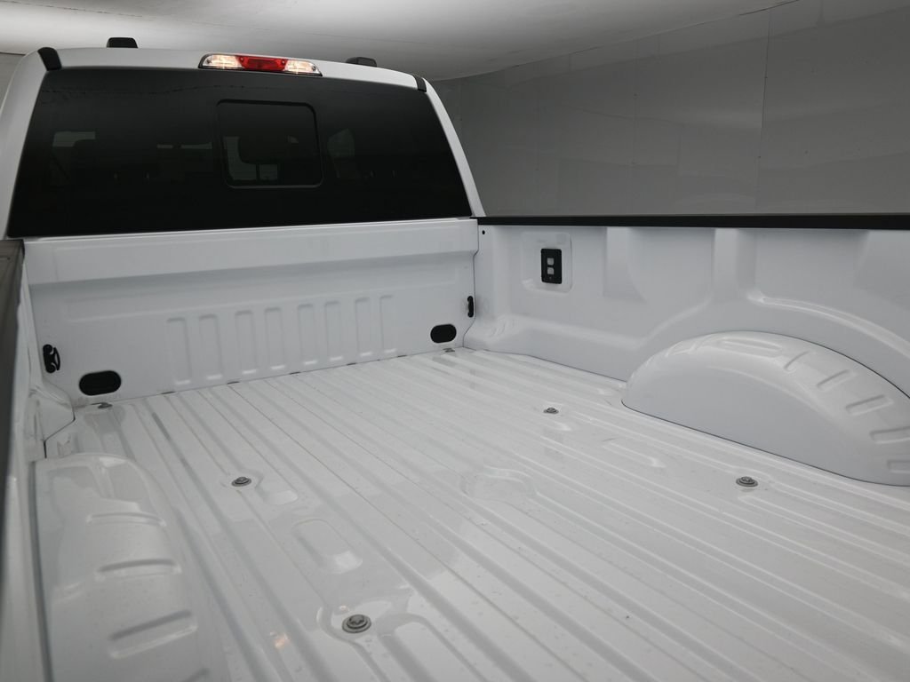 New 2026 Oxford White Ford XLT image 19