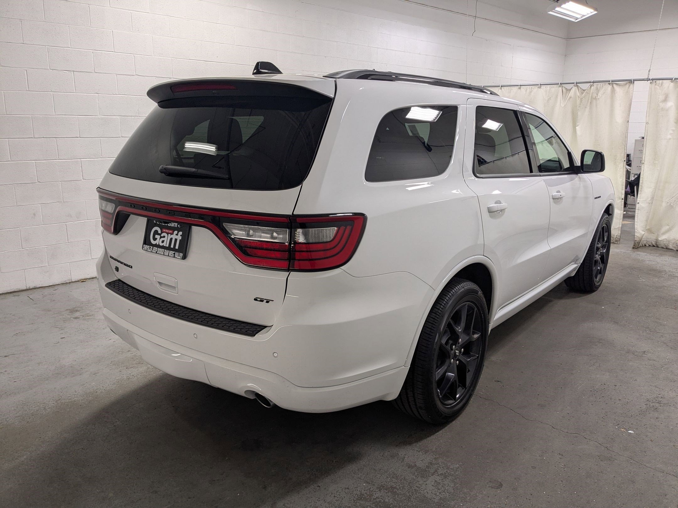 New 2026 White Knuckle Clear-Coat Exterior Paint Dodge GT Plus HEMI V8 image 4