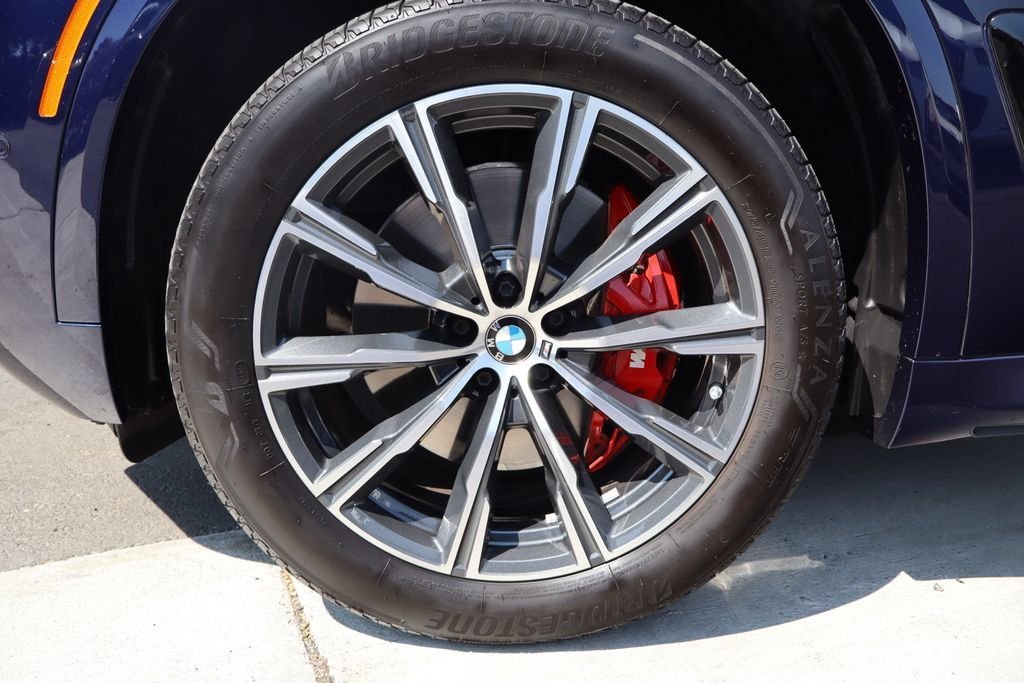 Used 2024 Blue BMW sDrive40i image 26