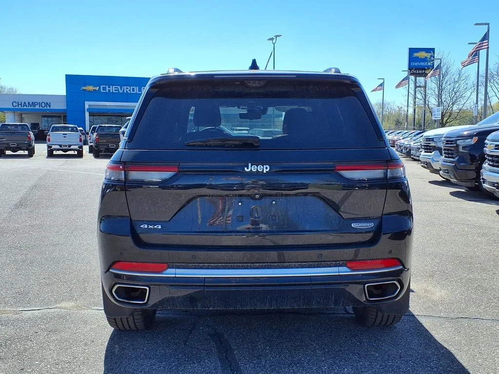 Used 2024 Black Jeep Summit Reserve image 6