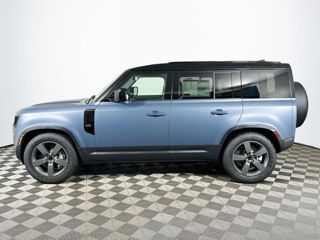 New 2026 Tasman Blue Land Rover S image 8