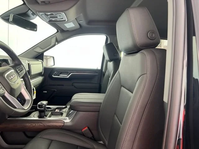 2026 GMC Sierra 1500 SLT - Photo 13