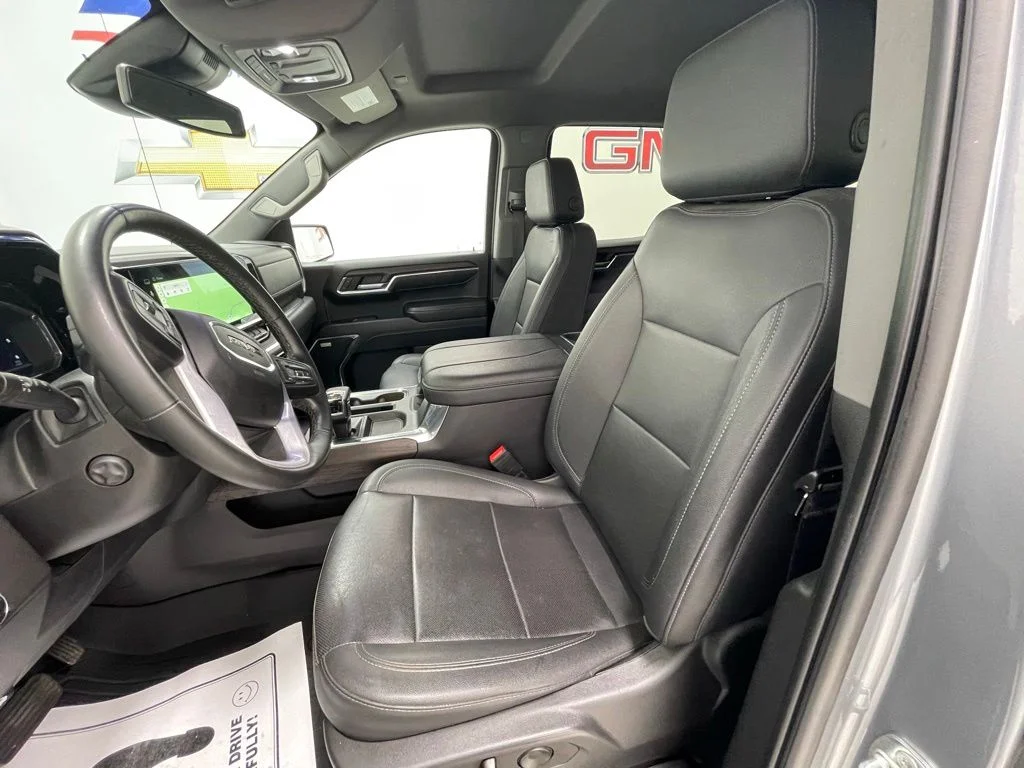 Used 2023 Silver GMC SLT image 18