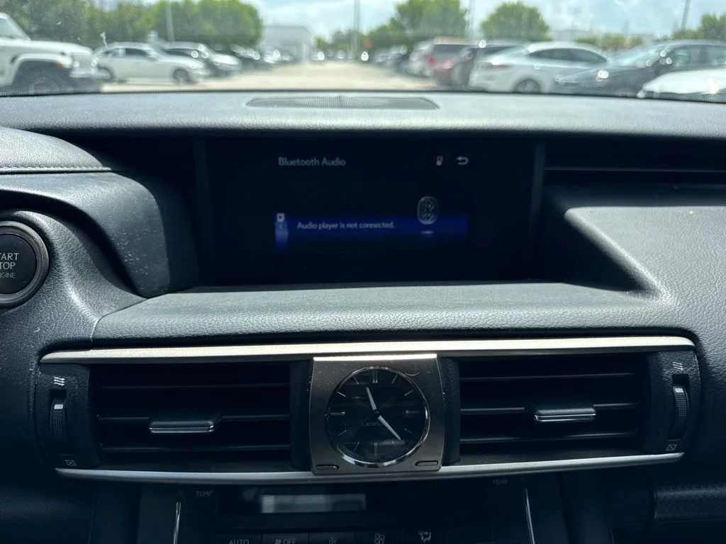 Used 2018 White Lexus 300 image 12