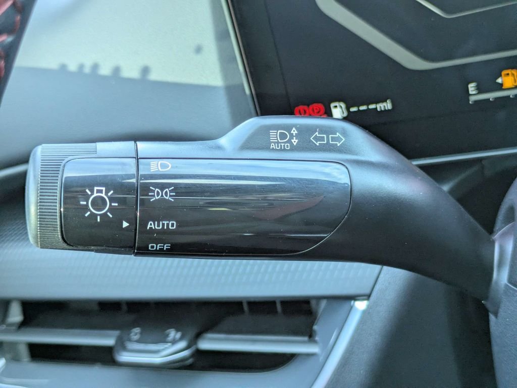 New 2026 Snow White Pearl Kia GT-Line image 27