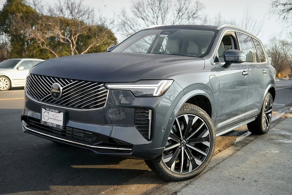 New 2026 Denim Blue Volvo Ultra image 2