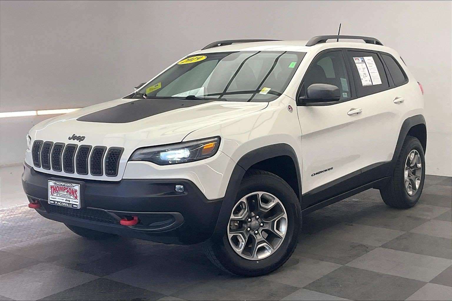 Used 2019 Pearl White Pearlcoat Jeep Trailhawk image 12