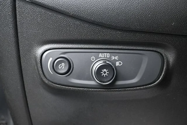 Used 2021 MOSAIC BLACK METALLIC Chevrolet LT image 13