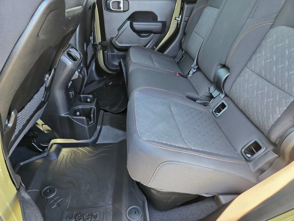 Used 2026 Green Jeep Mojave image 11