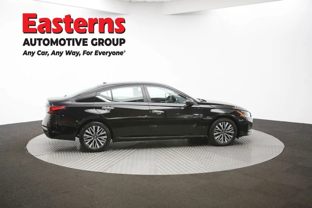 Used 2024 Black Nissan 2.5 SV image 41