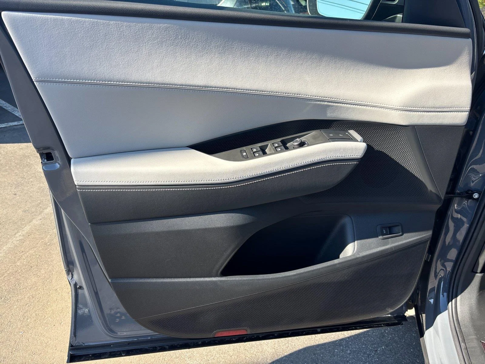New 2027 Pure Gray Volkswagen SE w/Technology image 12