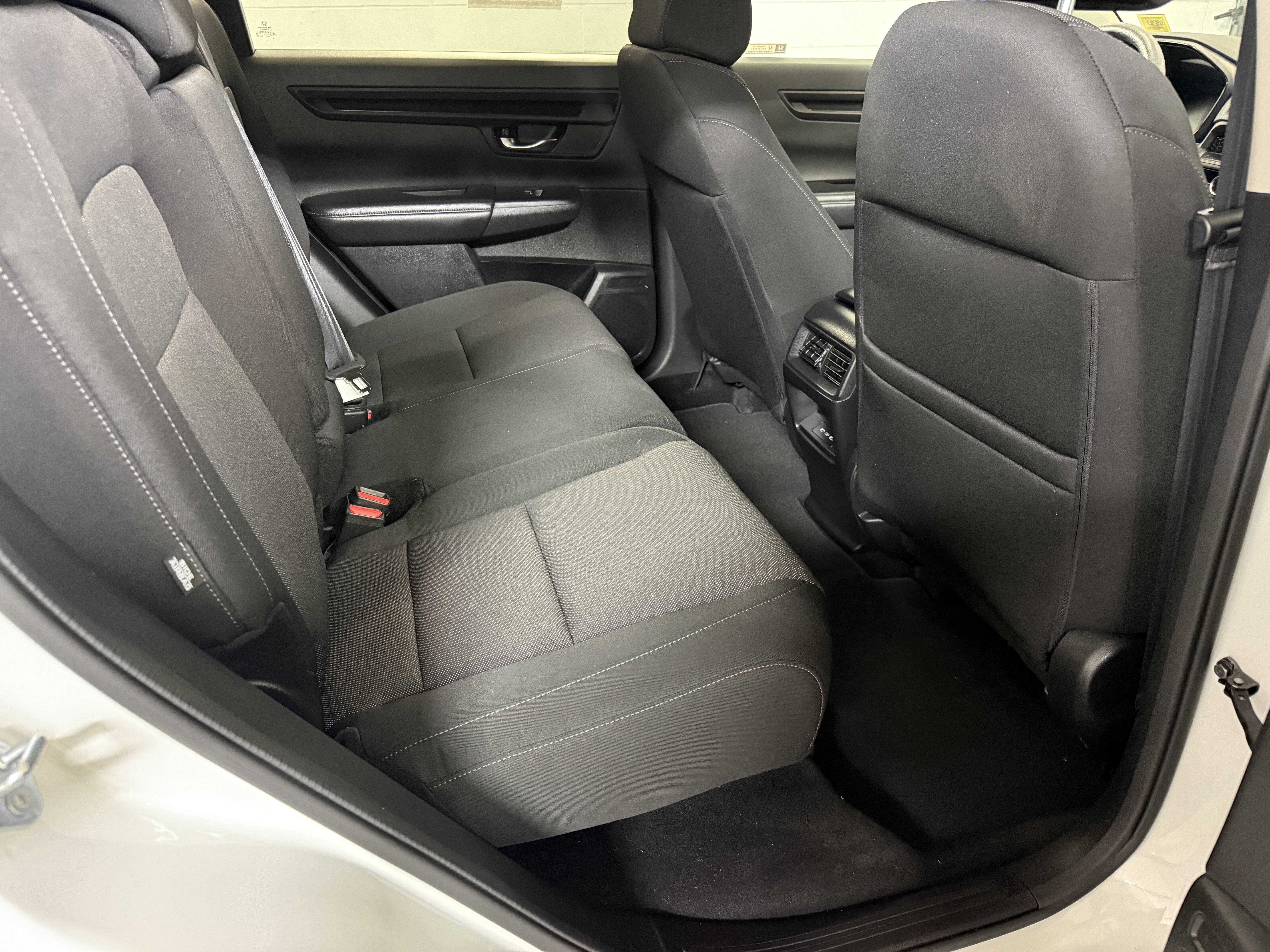 Used 2024 Platinum White Pearl Honda EX image 21