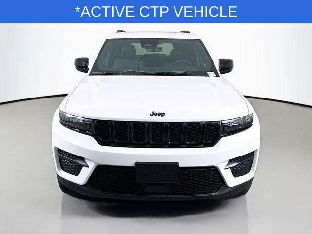 New 2025 Bright White Clear-Coat Exterior Paint Jeep Altitude X image 2