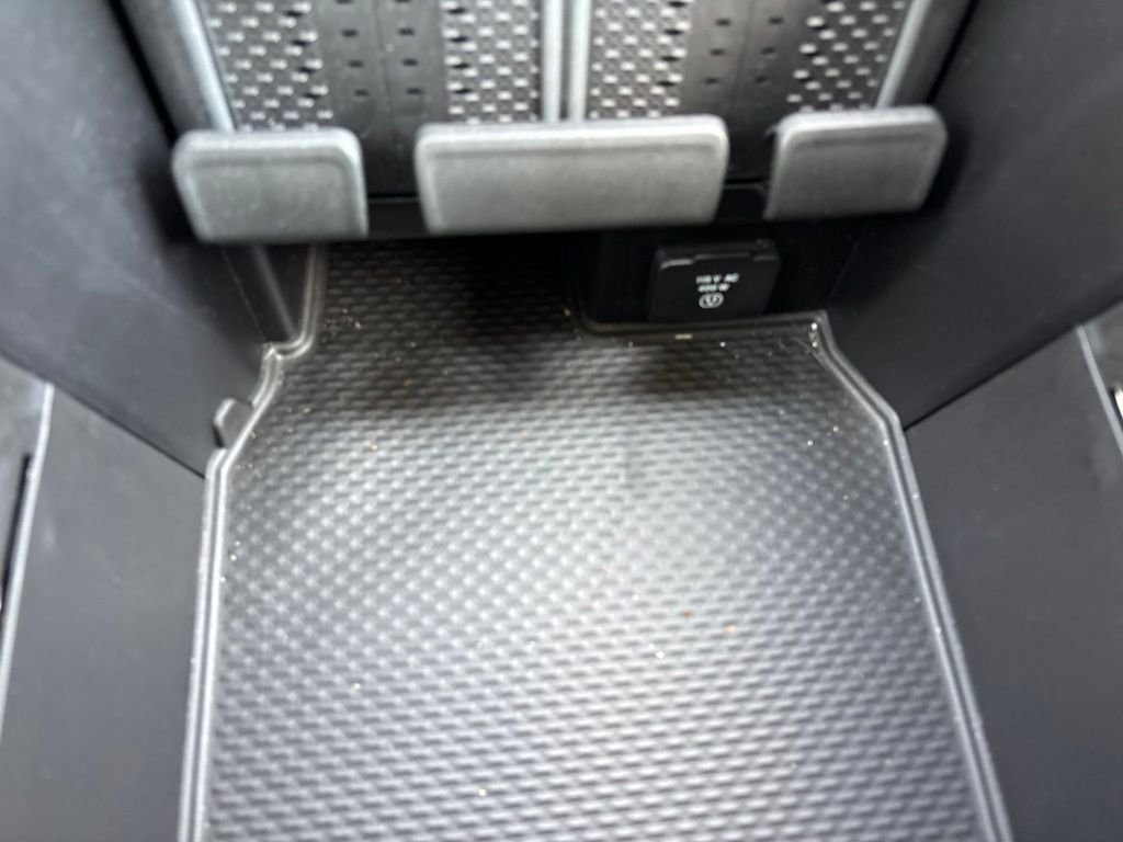 Used 2025 White Ram Laramie image 39