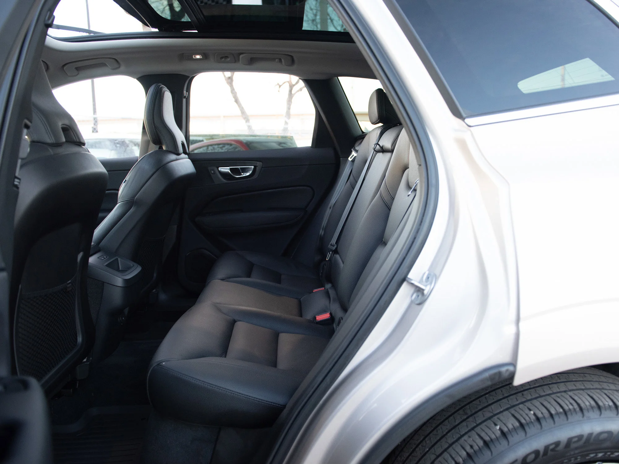 Certified Used 2023 Silver Volvo Plus Bright Theme * No Accidens | Heated Seats | Panoramic Roof | Apple CarPlay image 19